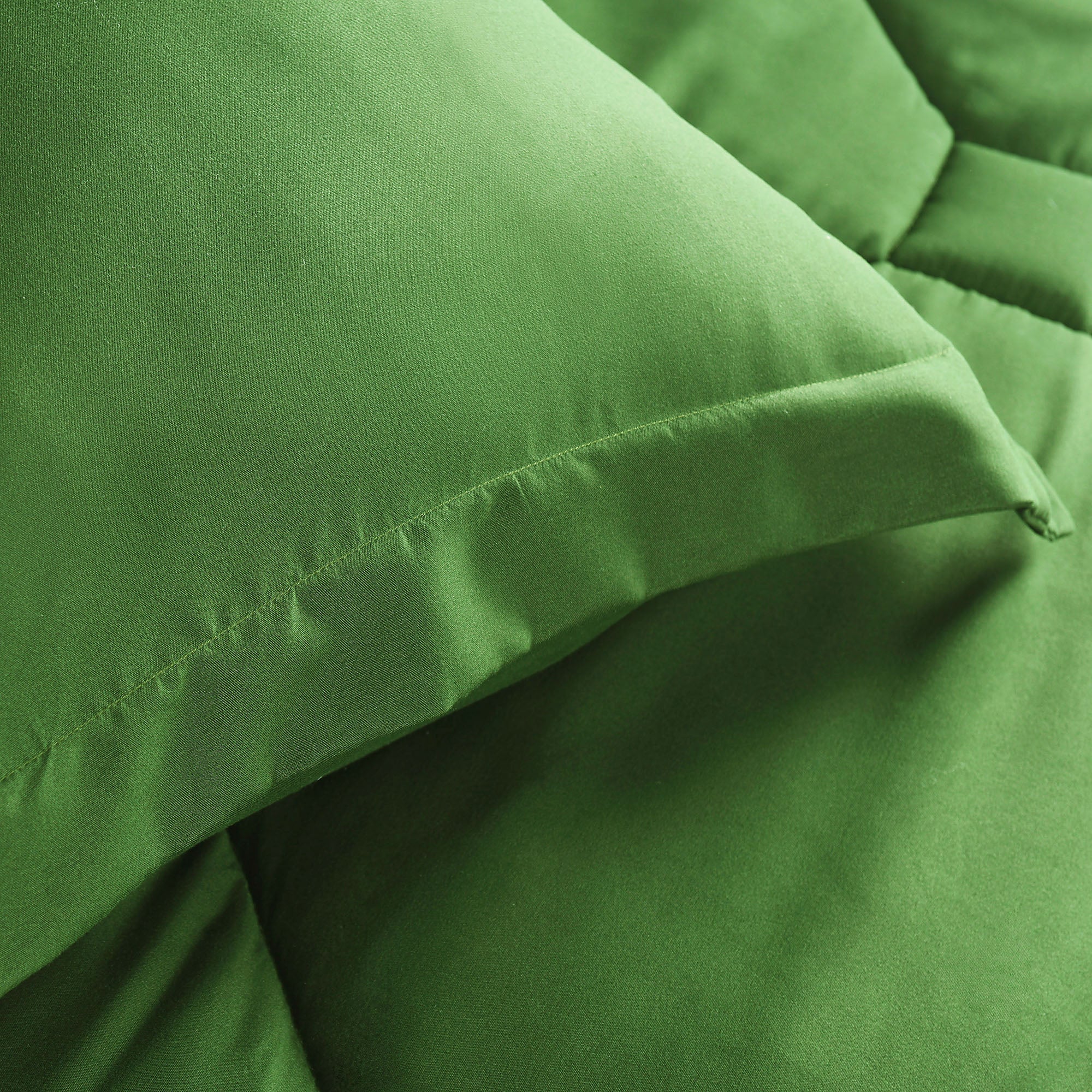 HIG Comforter Set, 8 Piece  Bed in a Bag with Flat Sheet, Fitted Sheet, Pillowcases & Shams
