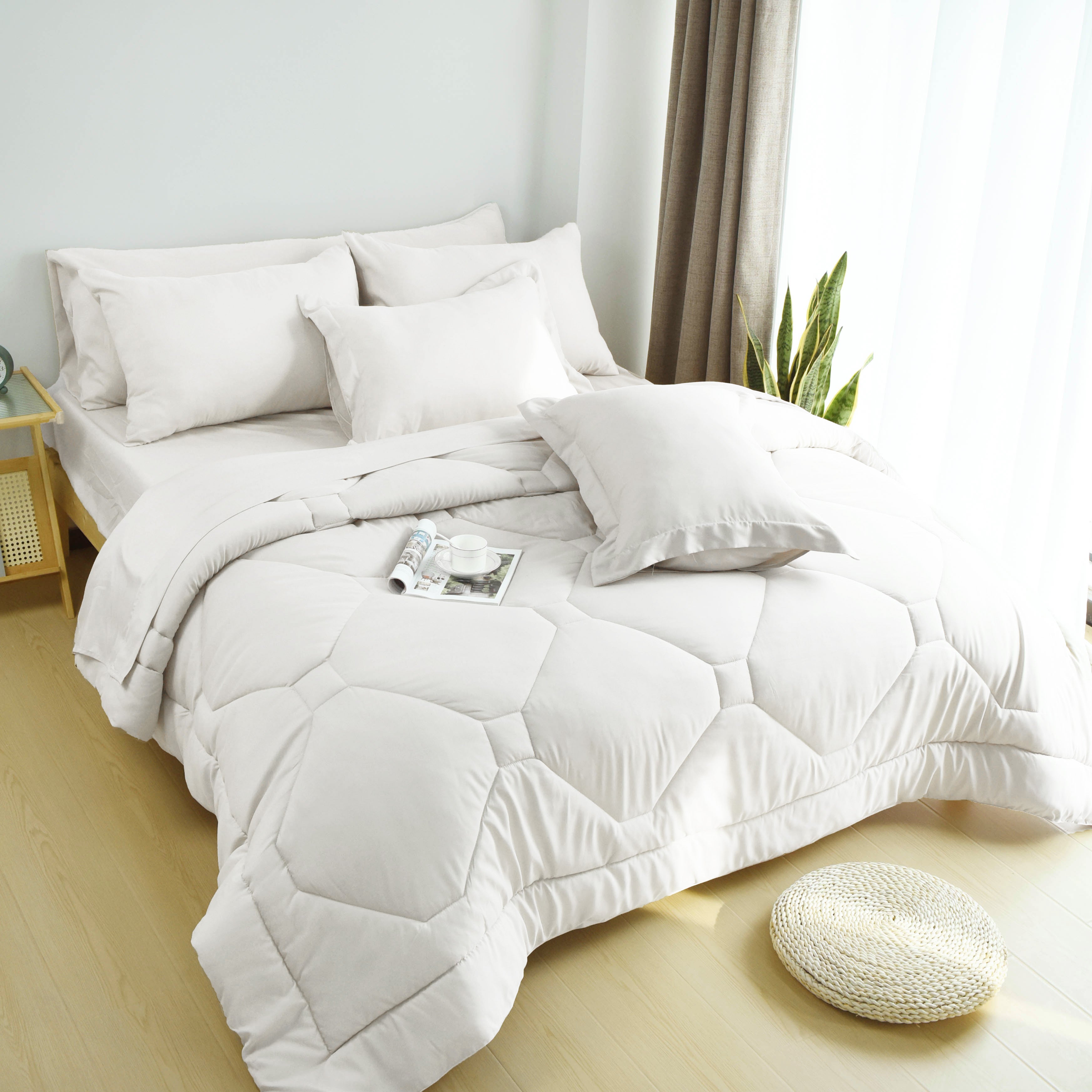 HIG 8 PCS Modern Comforter Set with Sheets All Season Bed in a Bag