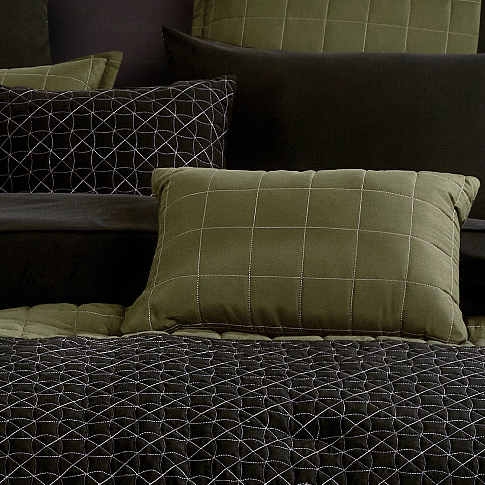 HIG 9-Piece Embroidered Comforter Set – King Size Bedding Set with sheet set, Soft & Stylish Quilt for Bedroom