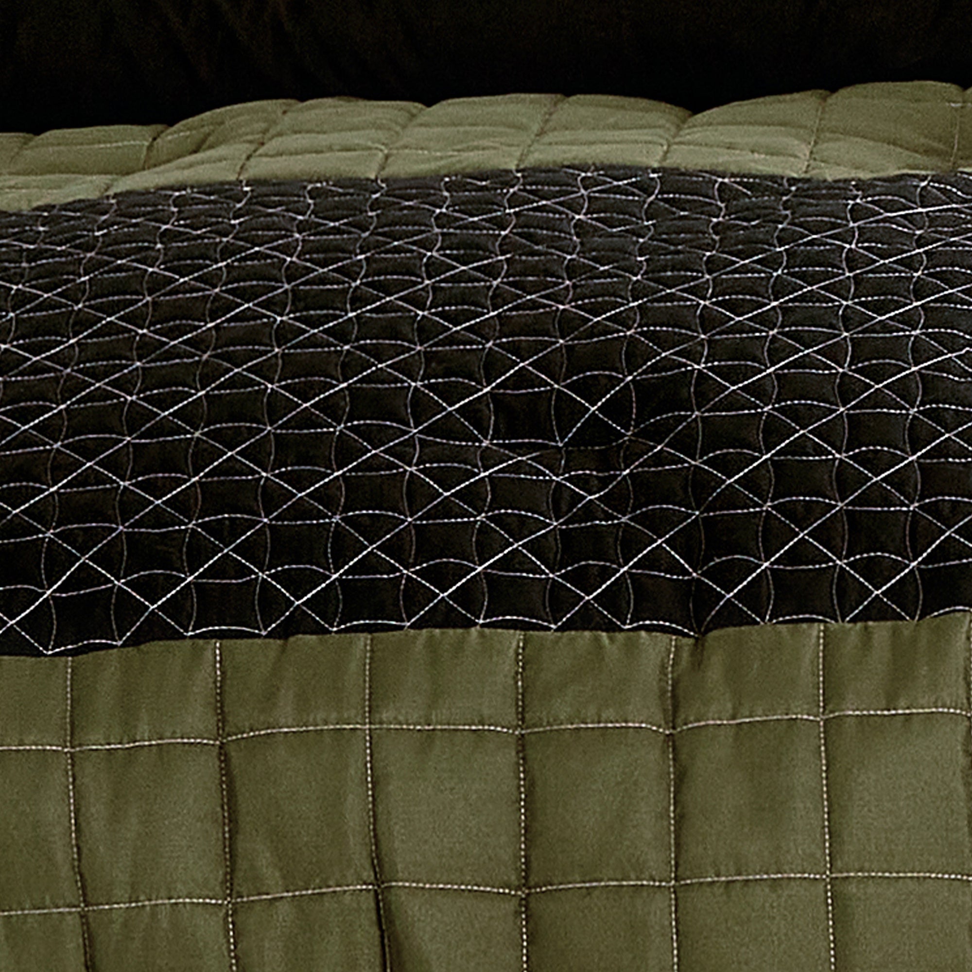 HIG 9-Piece Embroidered Comforter Set – King Size Bedding Set with sheet set, Soft & Stylish Quilt for Bedroom