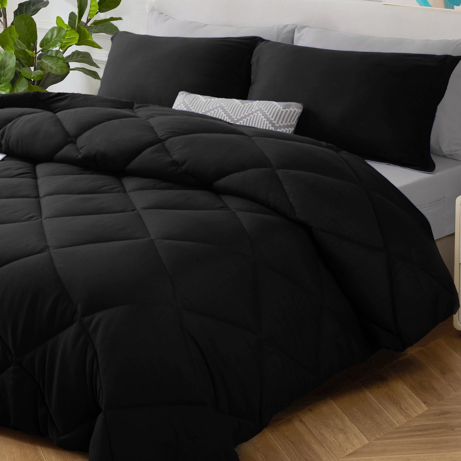 HIG 7 Piece Reversible Queen Comforter Set - Red Quilted Down Alternative Bedding All Season Super Soft Microfiber Bed in a Bag Includes Sheets Pillowcases Shams